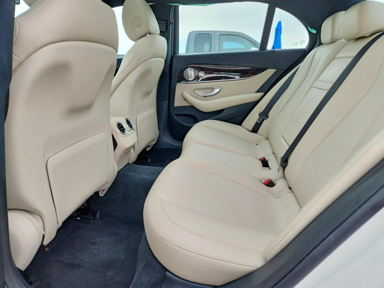 2019 Mercedes-Benz E 300 - zdjęcie 10