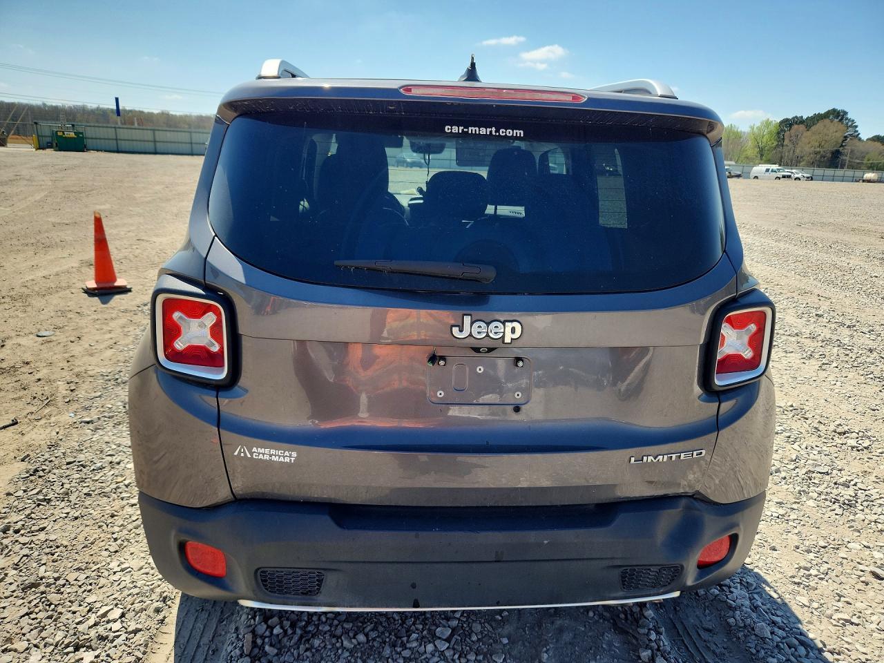 2016 Jeep Renegade Limited - zdjęcie 6