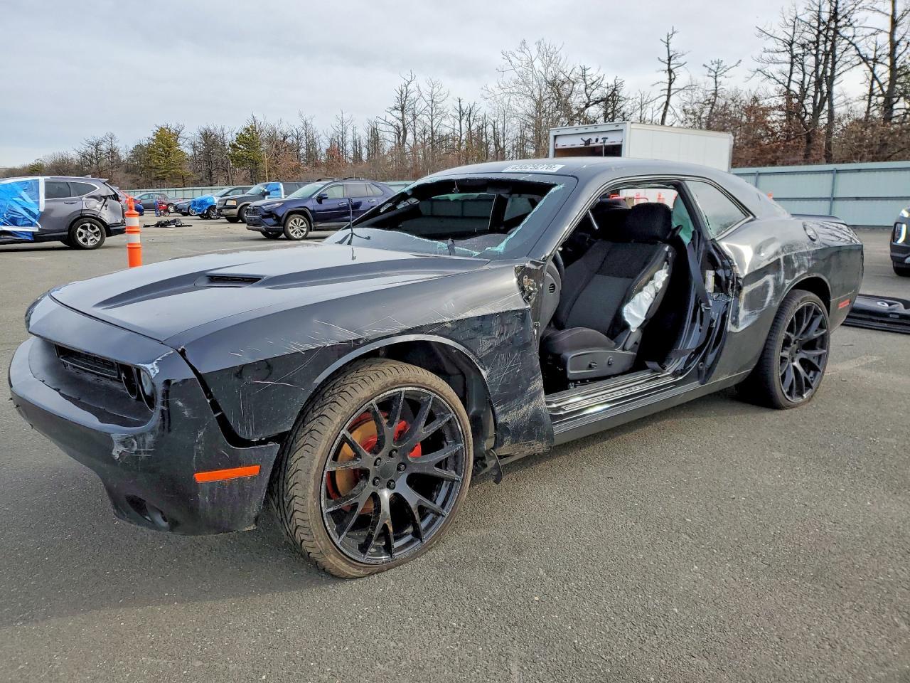 2022 Dodge Challenger Sxt - zdjęcie główne