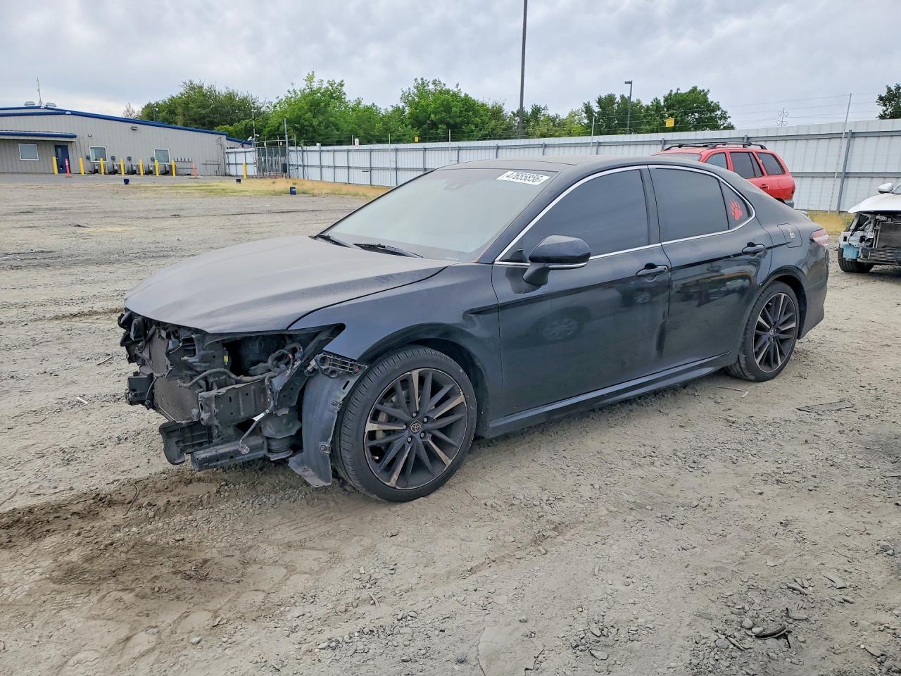 2020 Toyota Camry Xse - zdjęcie główne