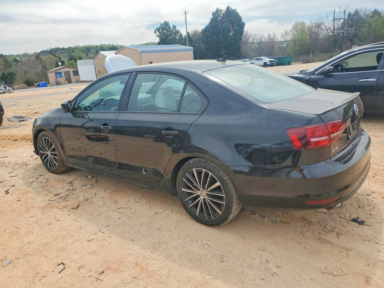 2016 Volkswagen Jetta Sport - zdjęcie 2