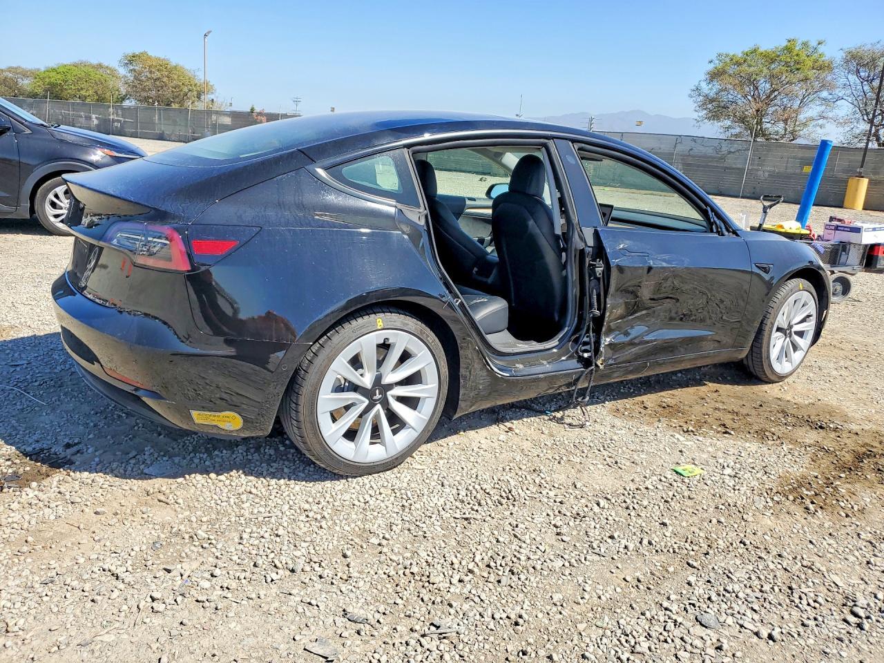 2021 Tesla Model 3 - zdjęcie 3