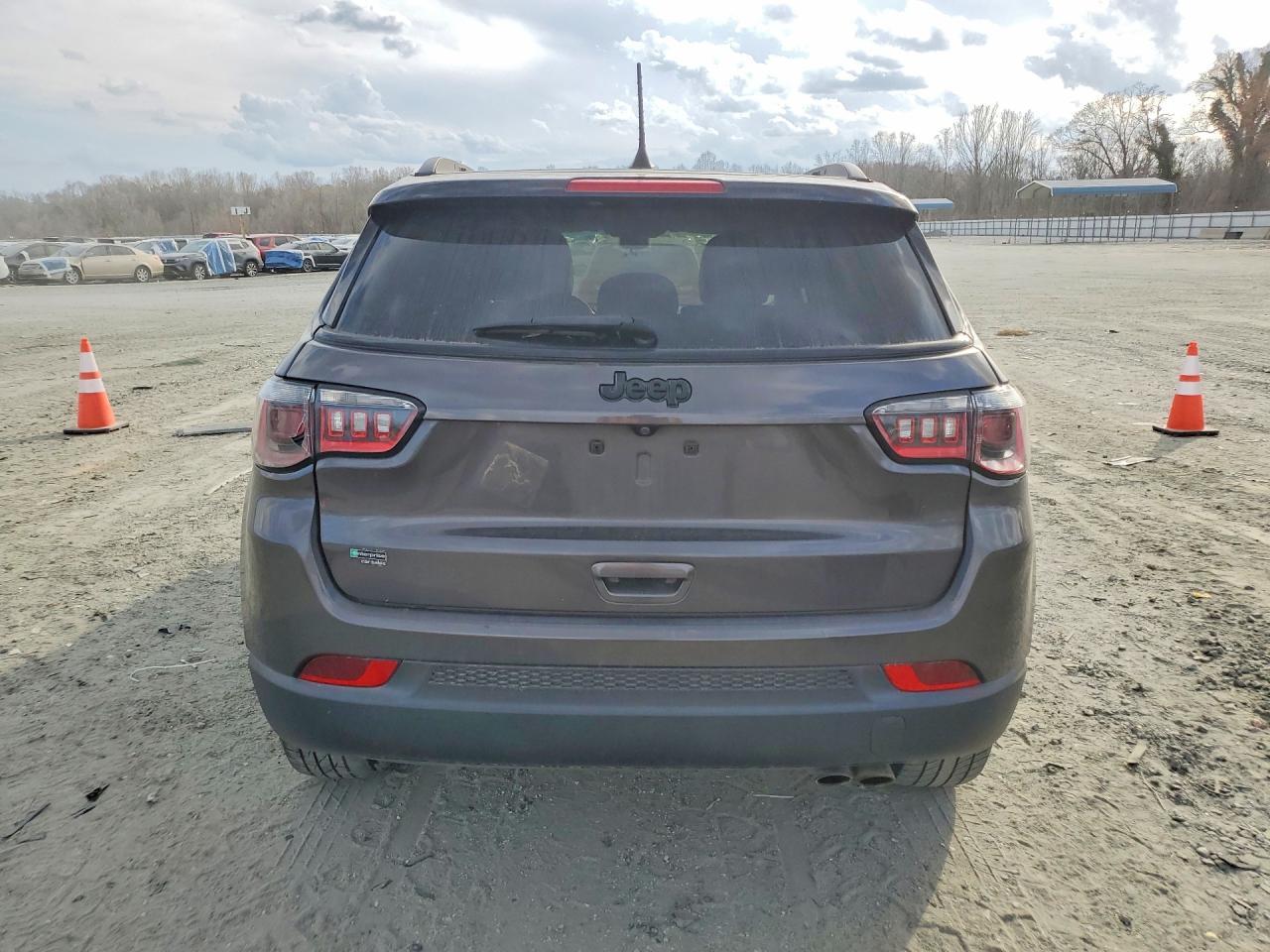 2021 Jeep Compass Latitude - zdjęcie 6