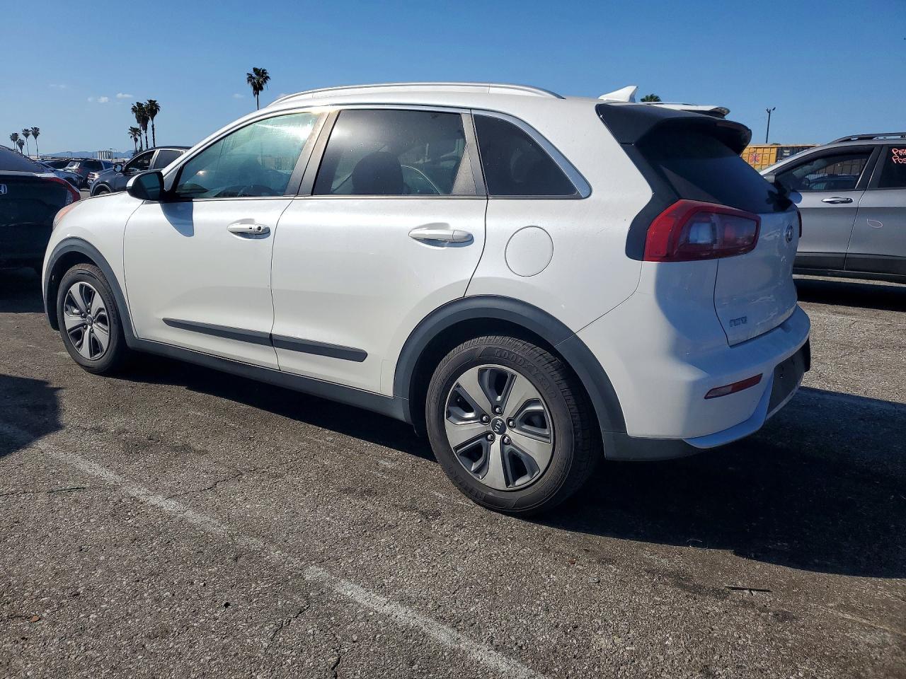 2017 Kia Niro Lx - zdjęcie 2
