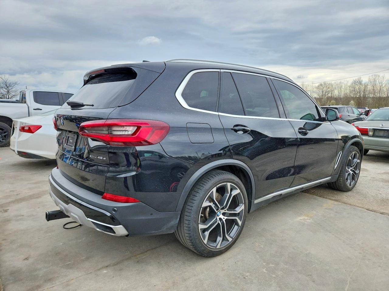 2021 BMW X5 xDrive45E - zdjęcie 3