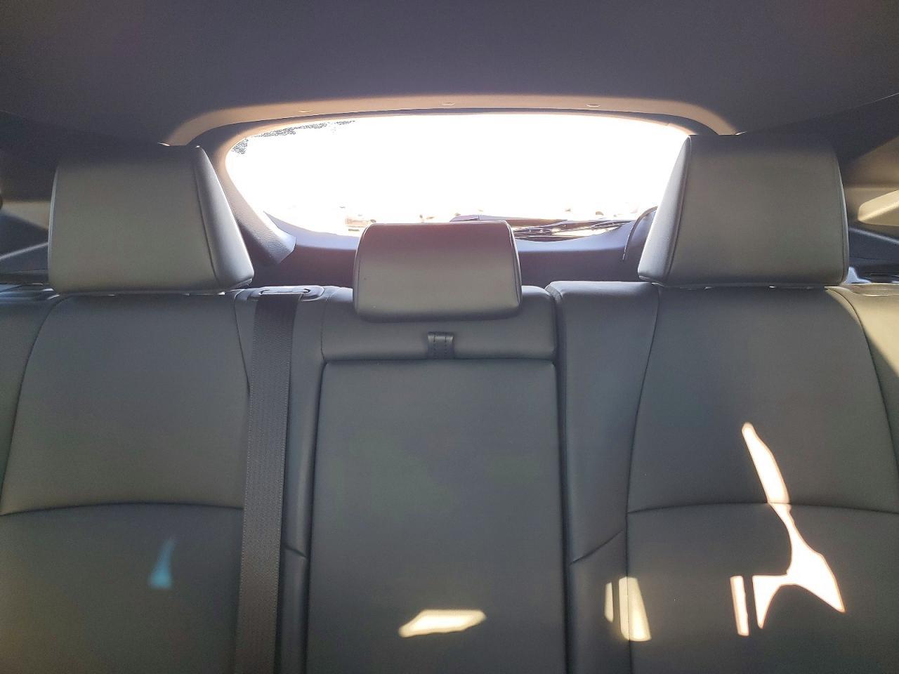 2023 Toyota Venza Nightshade Edition - zdjęcie 10