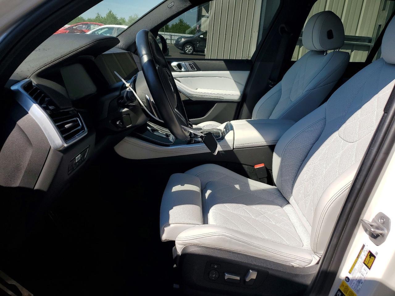 2023 BMW X5 xDrive40I - zdjęcie 7