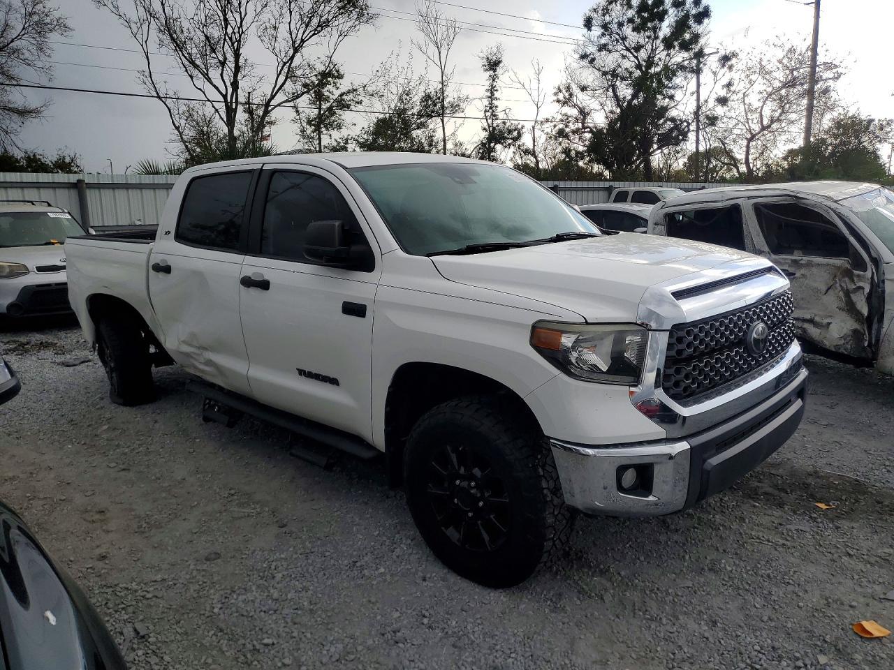 2020 Toyota Tundra Sr5 - zdjęcie 4