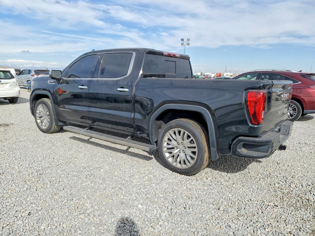 2019 GMC Sierra K1500 Denali - zdjęcie 2