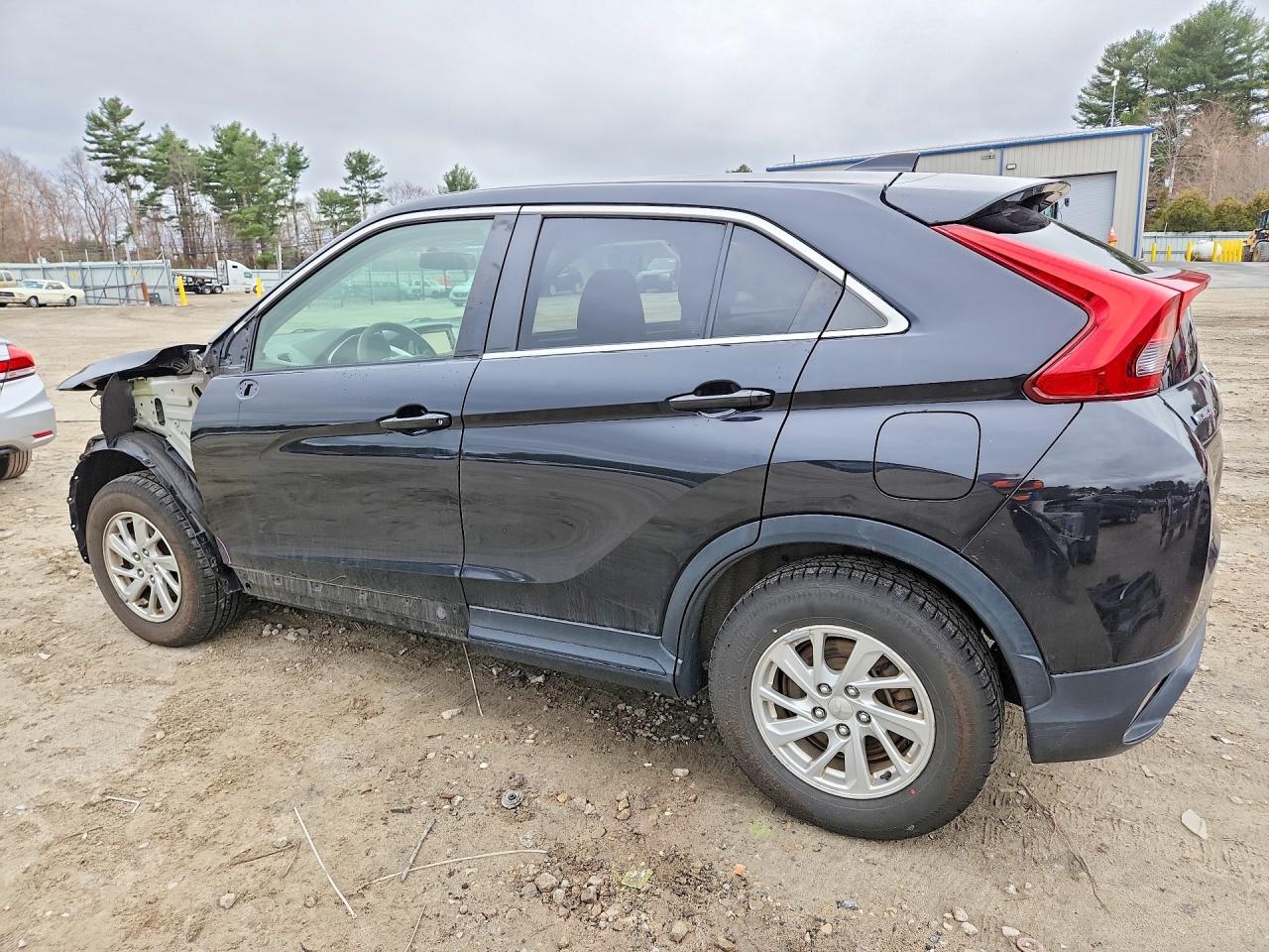 2019 Mitsubishi Eclipse Cross Es - zdjęcie 2