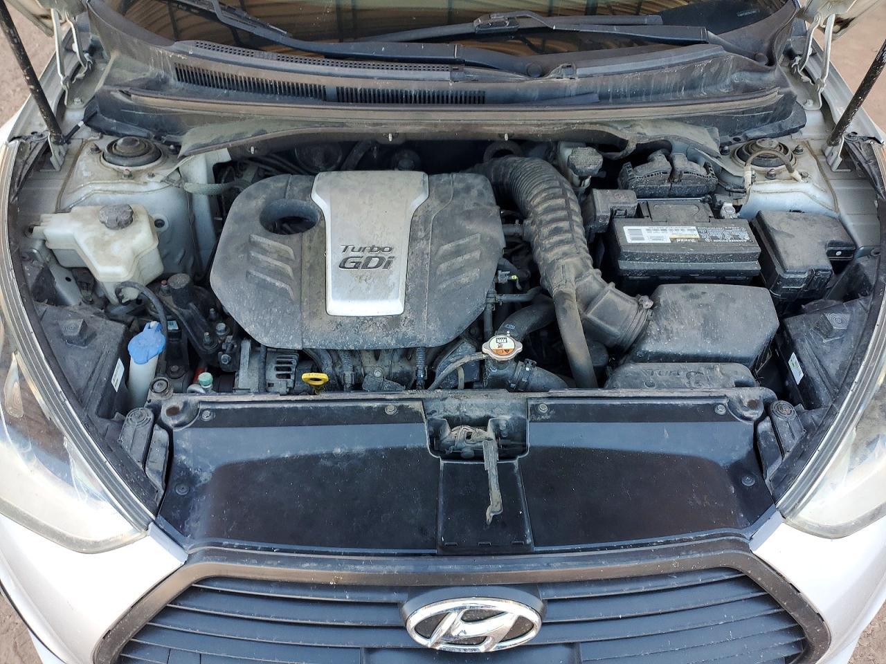 2013 Hyundai Veloster Turbo - zdjęcie 11