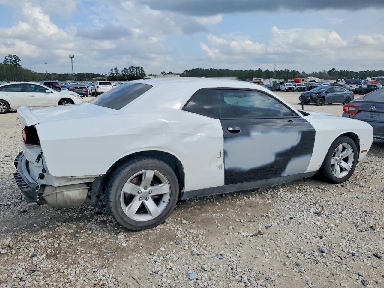 2014 Dodge Challenger Sxt - zdjęcie 3