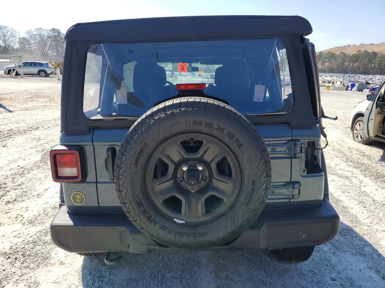 2026 Jeep Wrangler Sport - zdjęcie 6