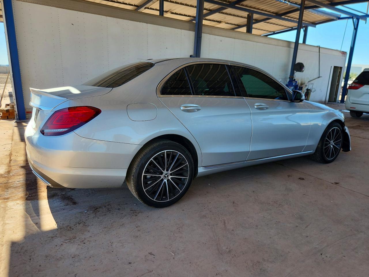 2020 Mercedes-Benz C 300 - zdjęcie 3