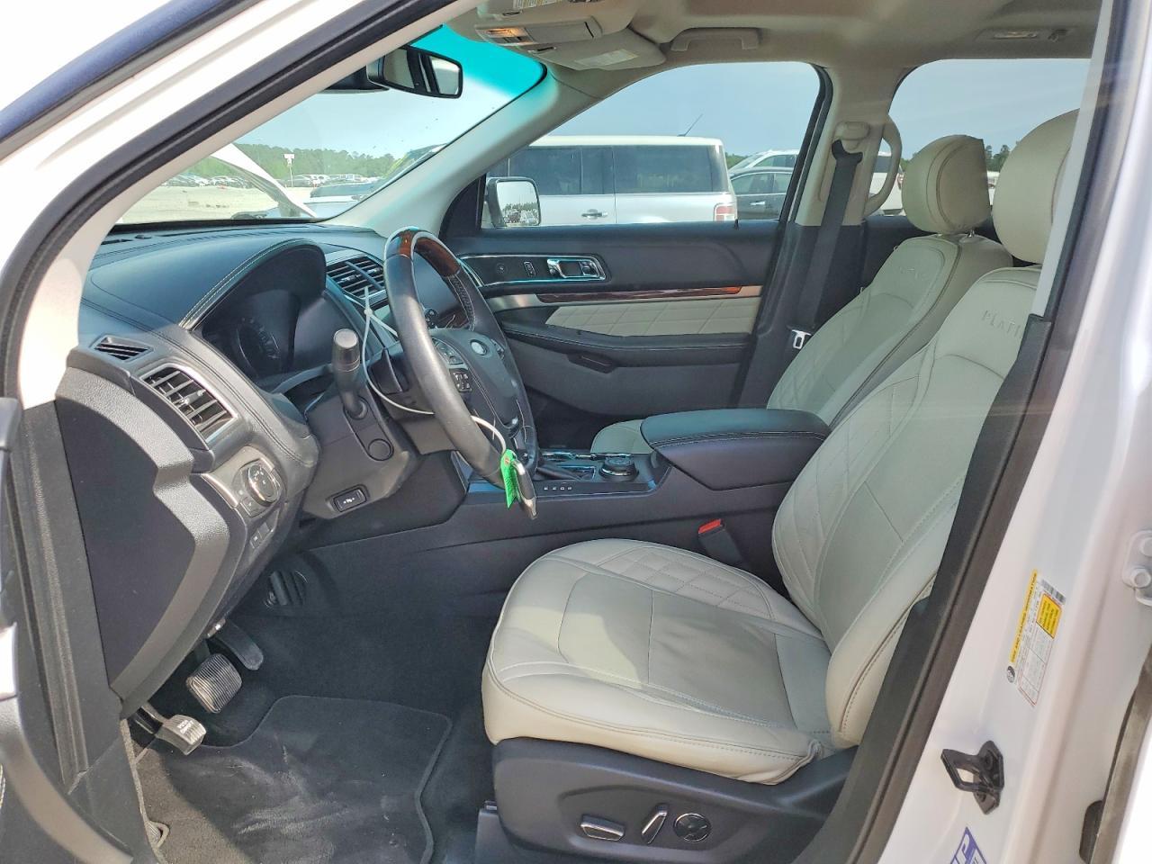 2017 Ford Explorer Platinum - zdjęcie 7