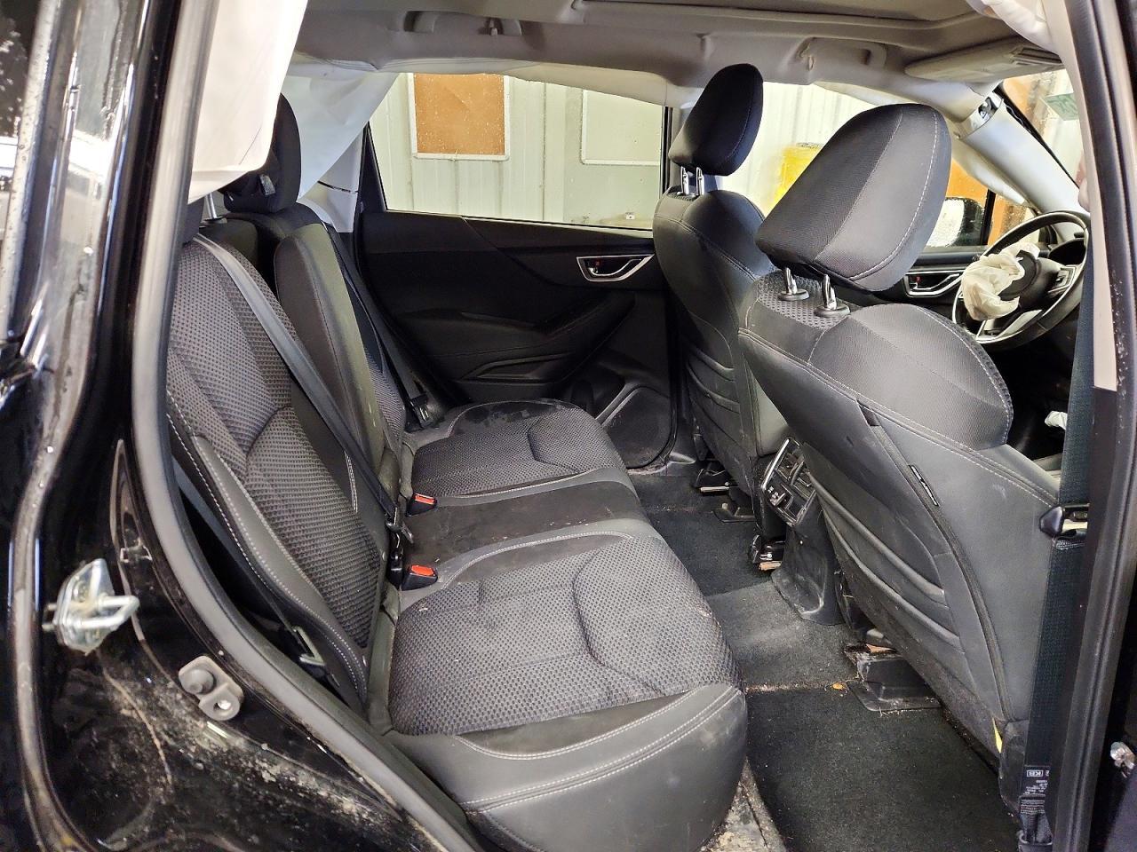 2024 Subaru Forester Premium - zdjęcie 11