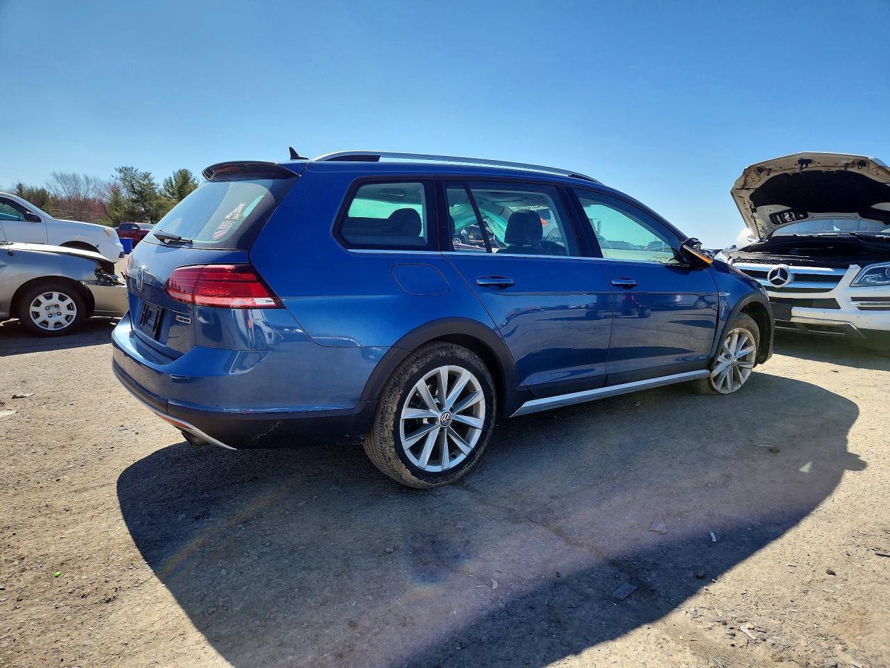 2019 Volkswagen Golf Alltrack S - zdjęcie 3