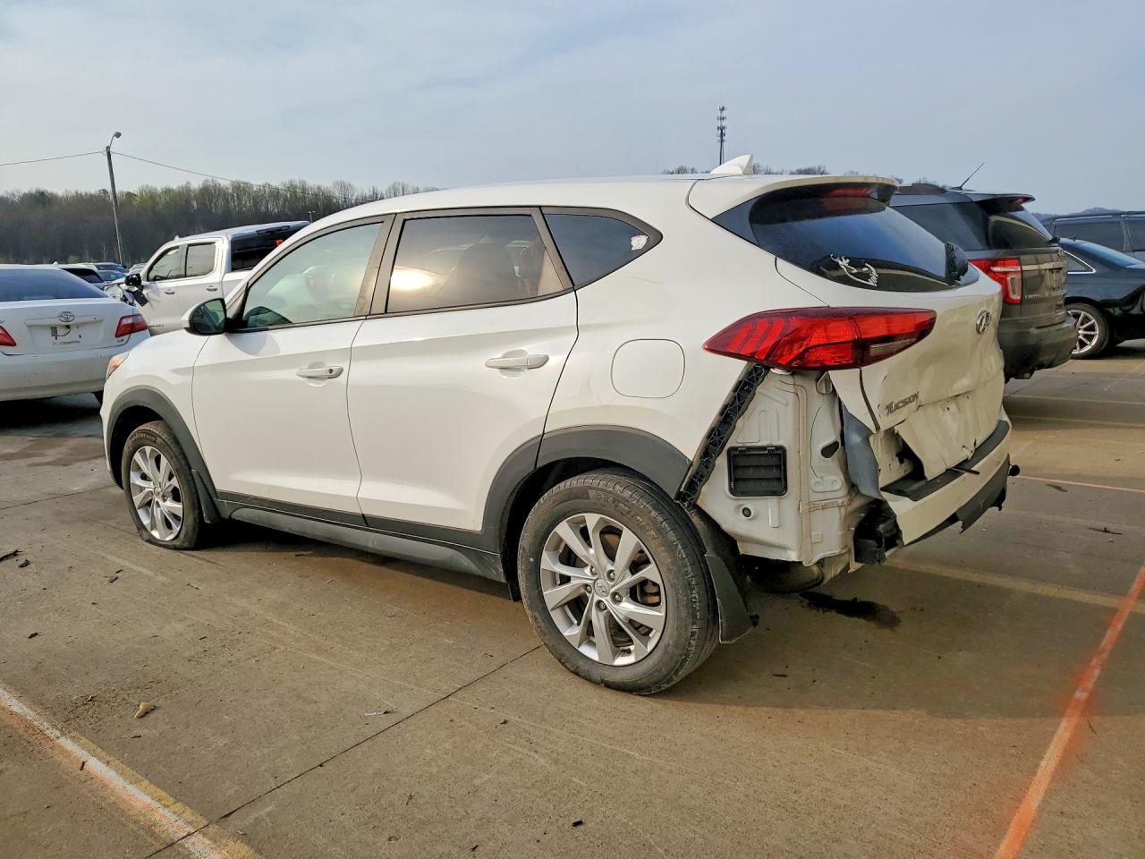 2021 Hyundai Tucson Se - zdjęcie 2