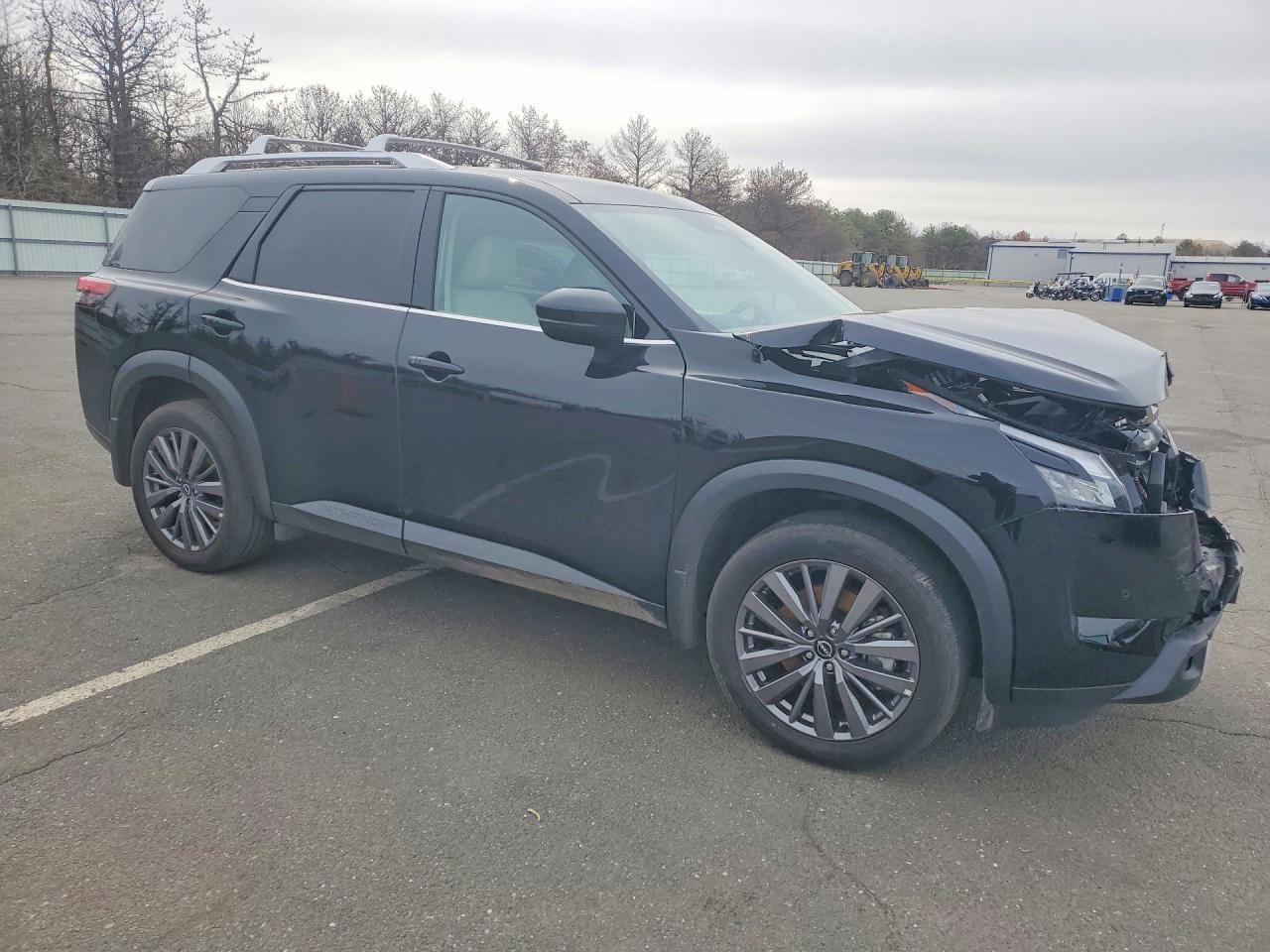 2025 Nissan Pathfinder Sl - zdjęcie 4