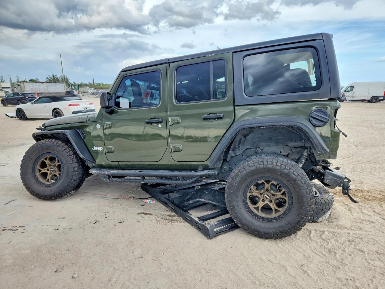 2021 Jeep Wrangler Unlimited Sport - zdjęcie 2