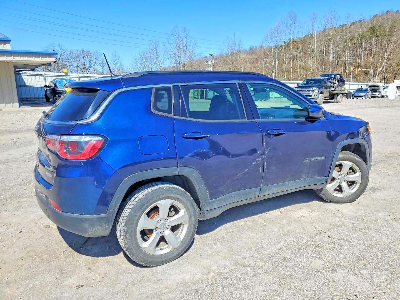 2018 Jeep Compass Latitude - zdjęcie 3