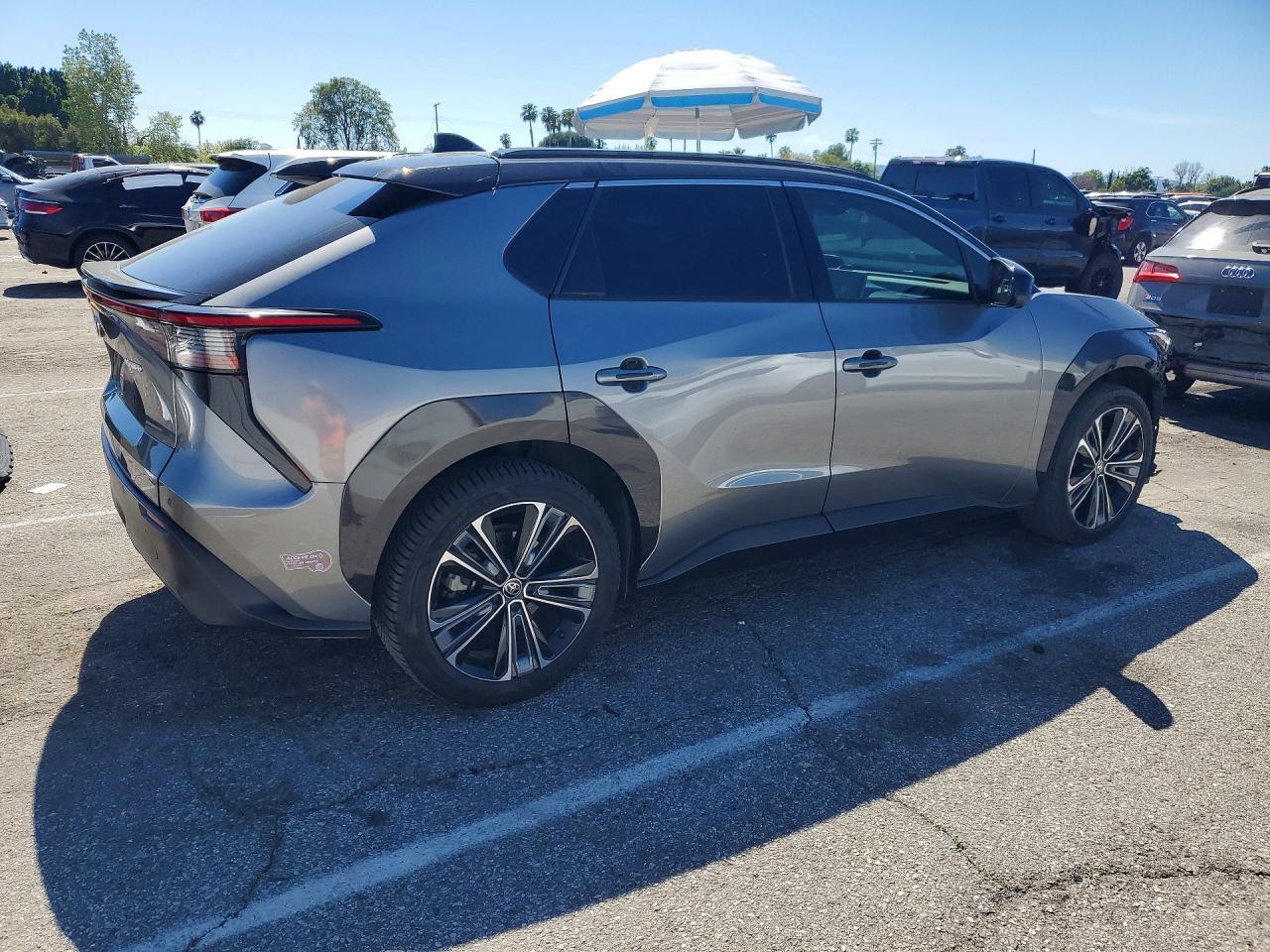 2023 Toyota Bz4X Limited - zdjęcie 3