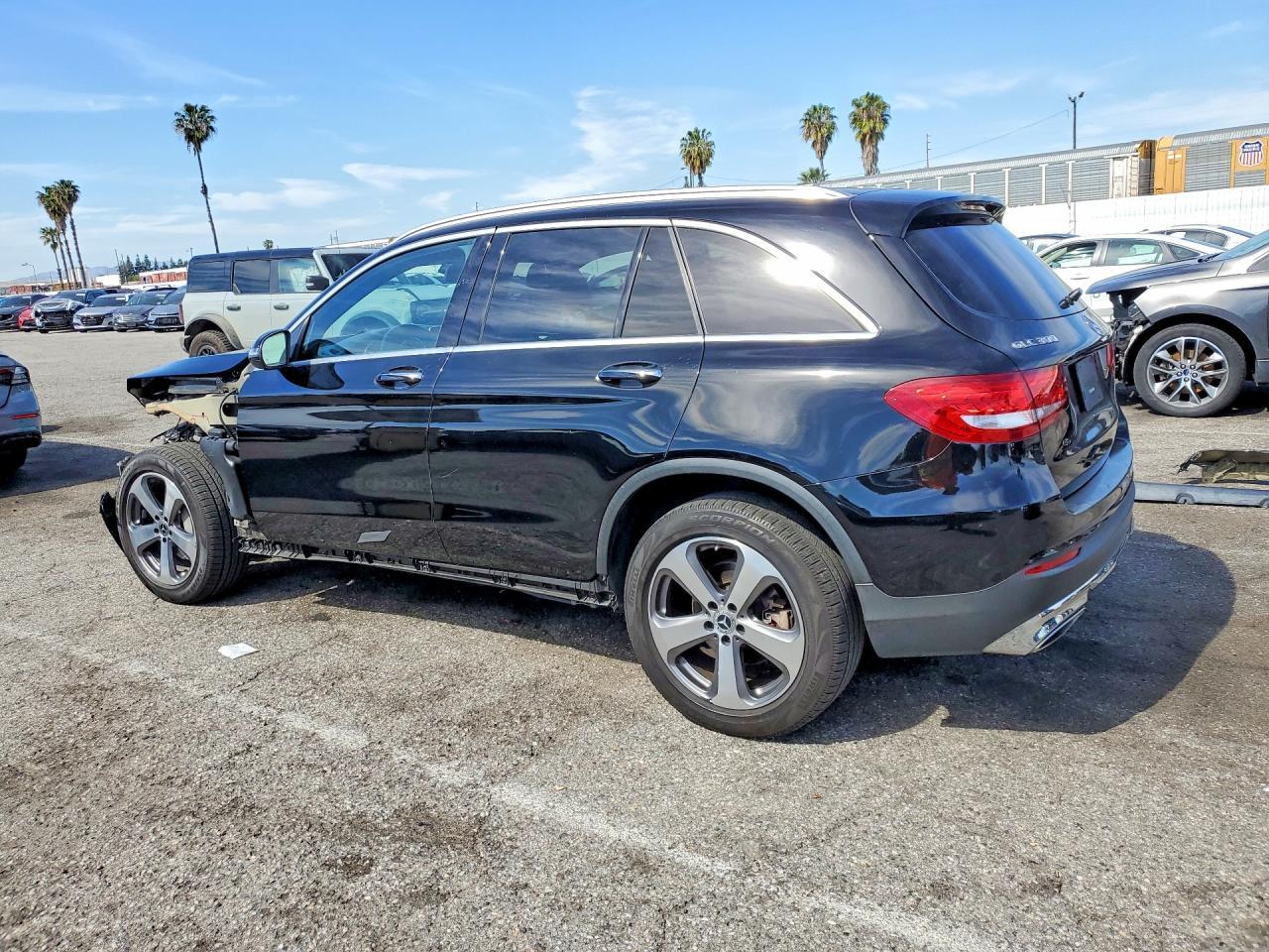 2019 Mercedes-Benz Glc 300 - zdjęcie 2