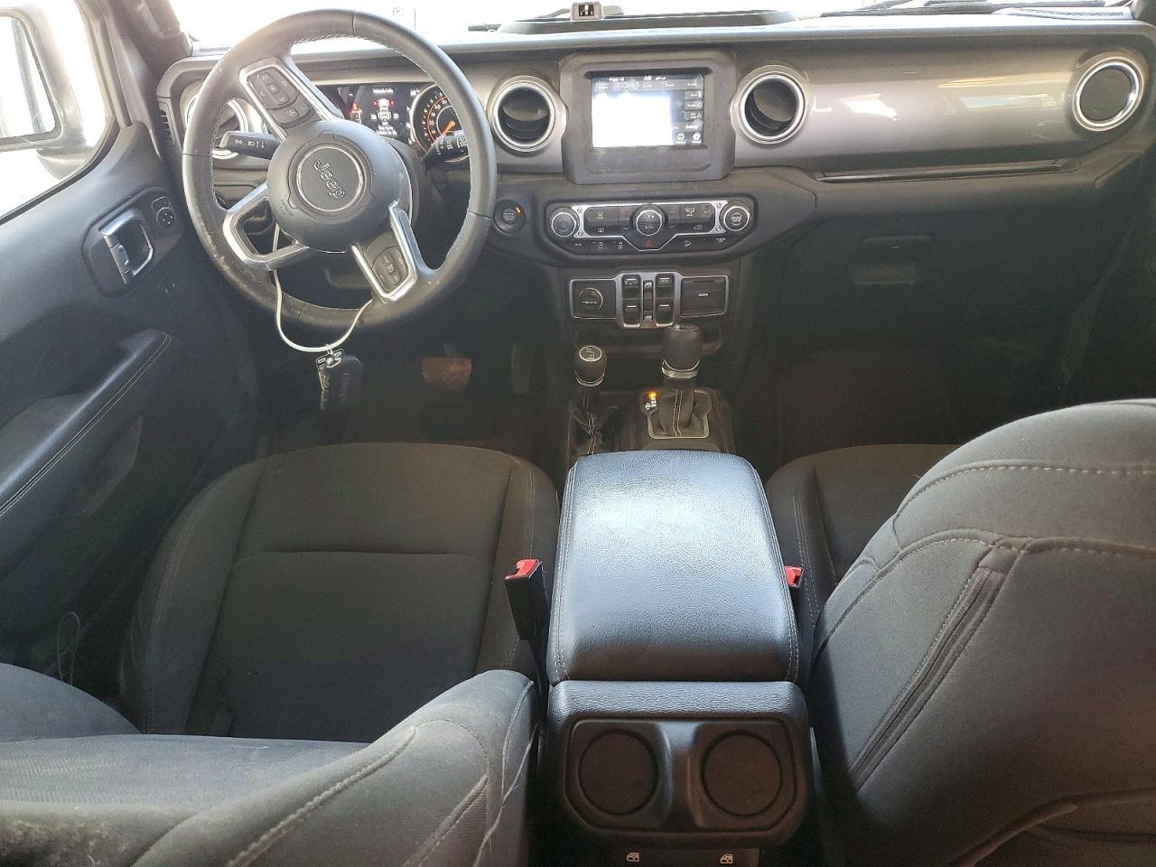 2018 Jeep Wrangler Unlimited Sahara - zdjęcie 8