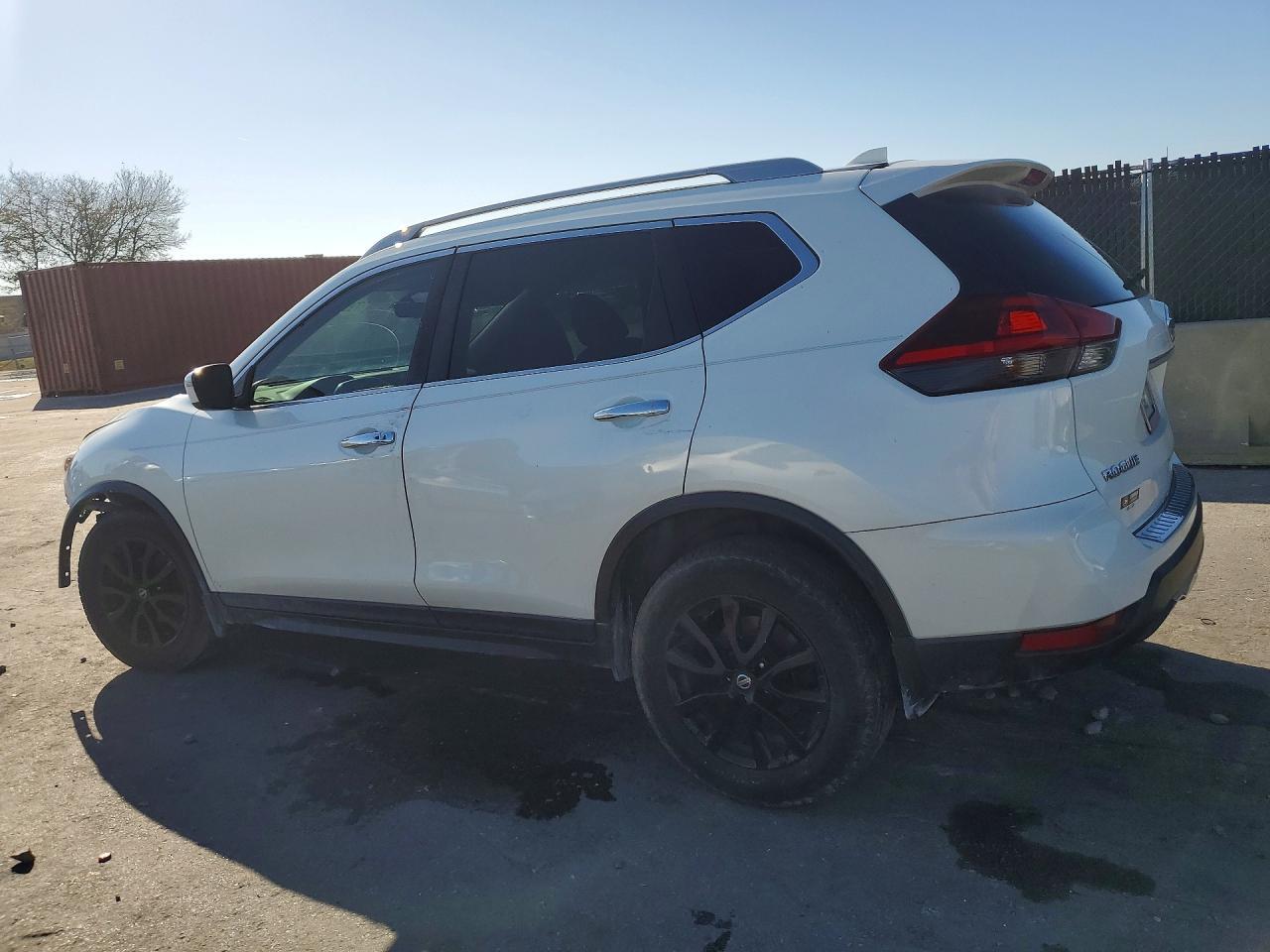 2018 Nissan Rogue Sv - zdjęcie 2