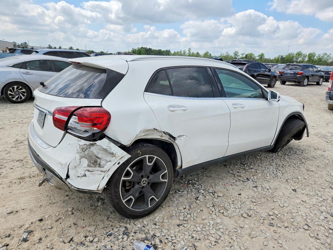 2020 Mercedes-Benz Gla 250 - zdjęcie 3
