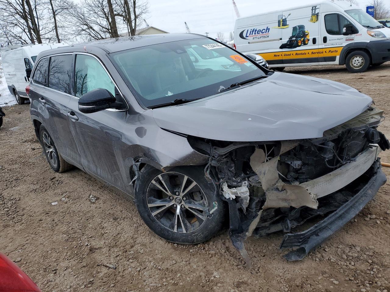 2017 Toyota Highlander Le - zdjęcie 4