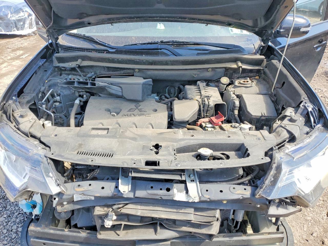 2019 Mitsubishi Outlander Se - zdjęcie 12