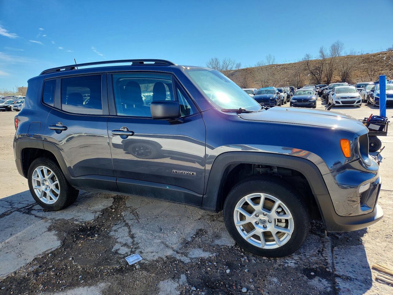 2023 Jeep Renegade Latitude - zdjęcie 4