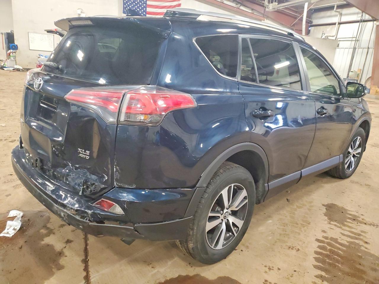 2017 Toyota Rav4 Xle - zdjęcie 3