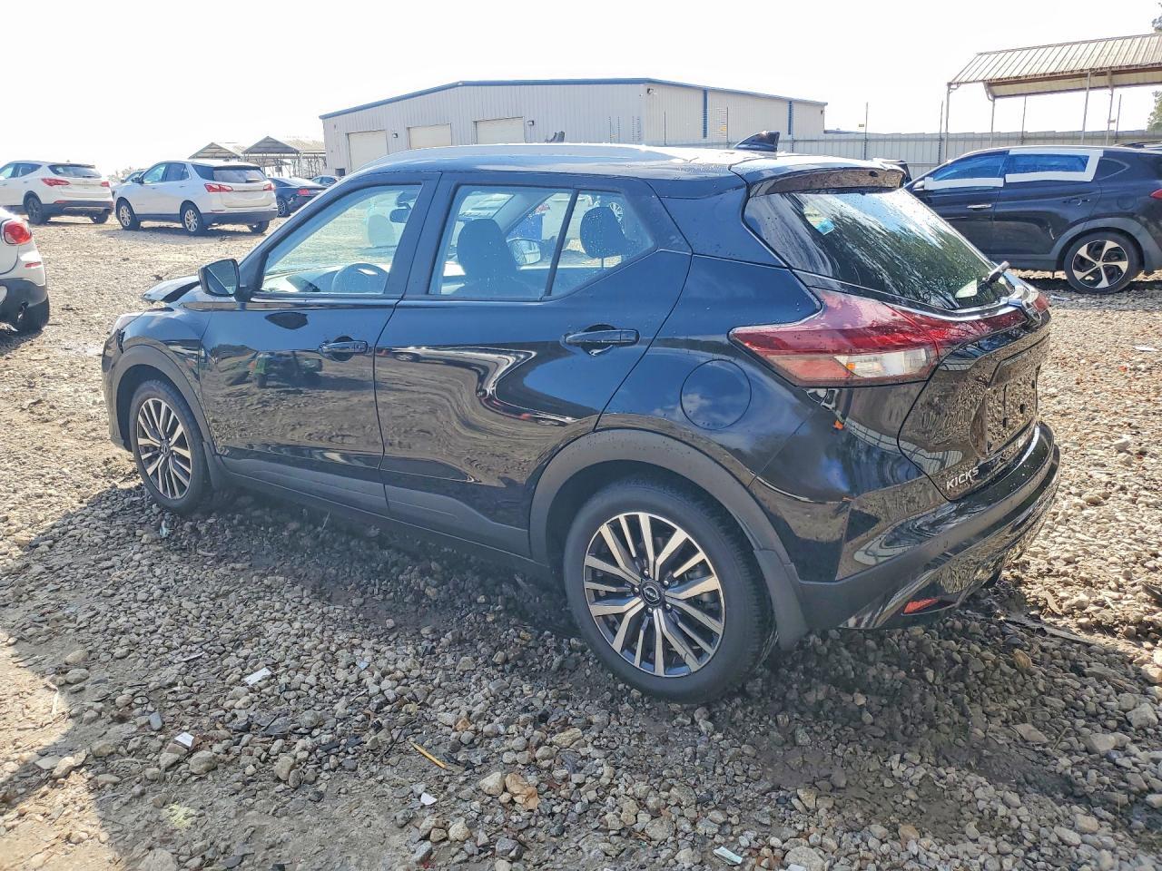 2022 Nissan Kicks Sv - zdjęcie 2