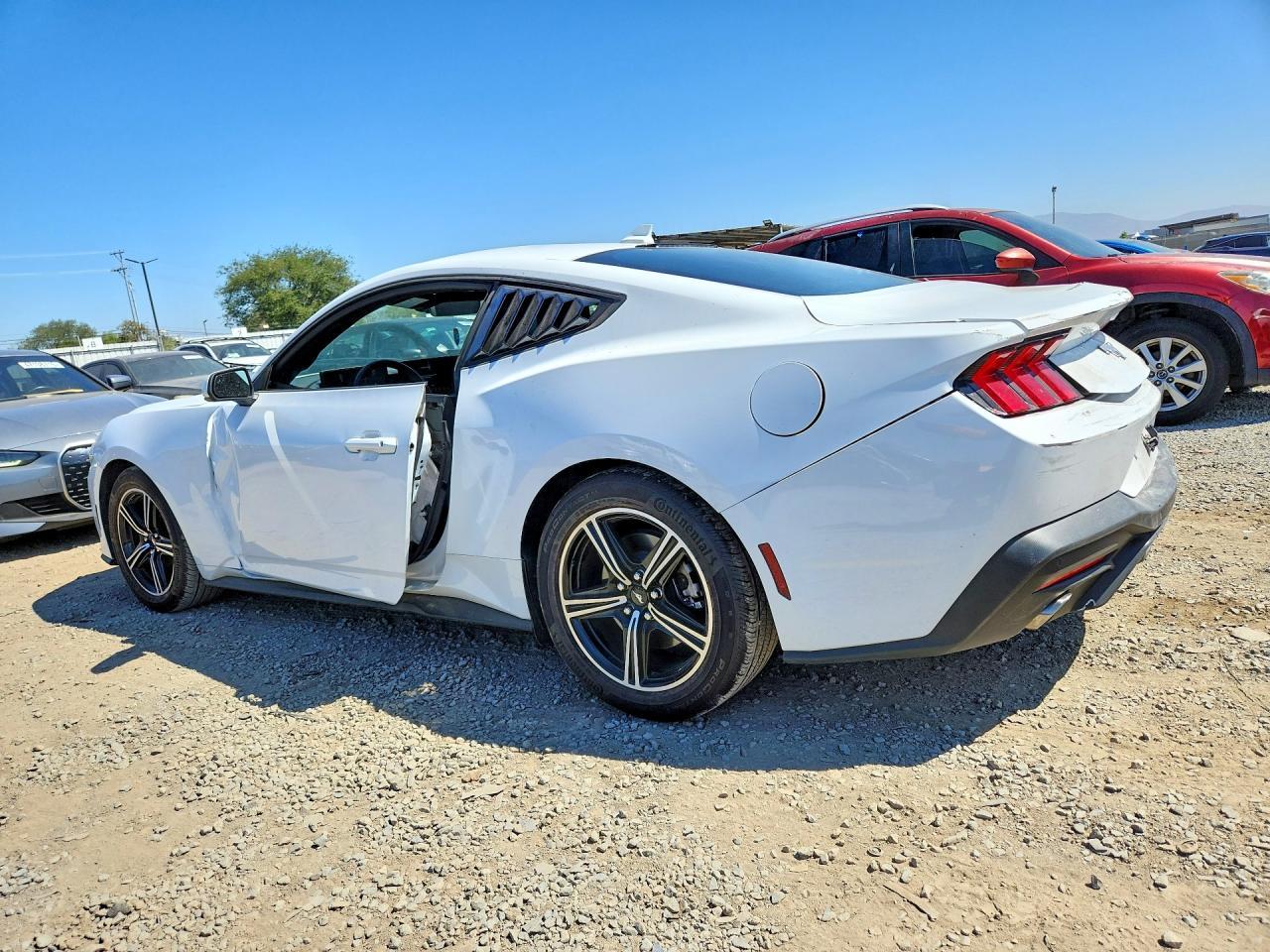 2025 Ford Mustang - zdjęcie 2