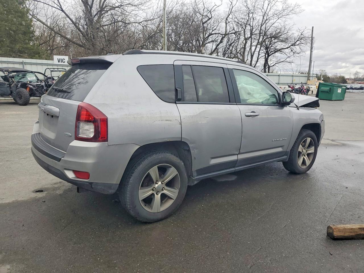 2017 Jeep Compass Latitude - zdjęcie 3