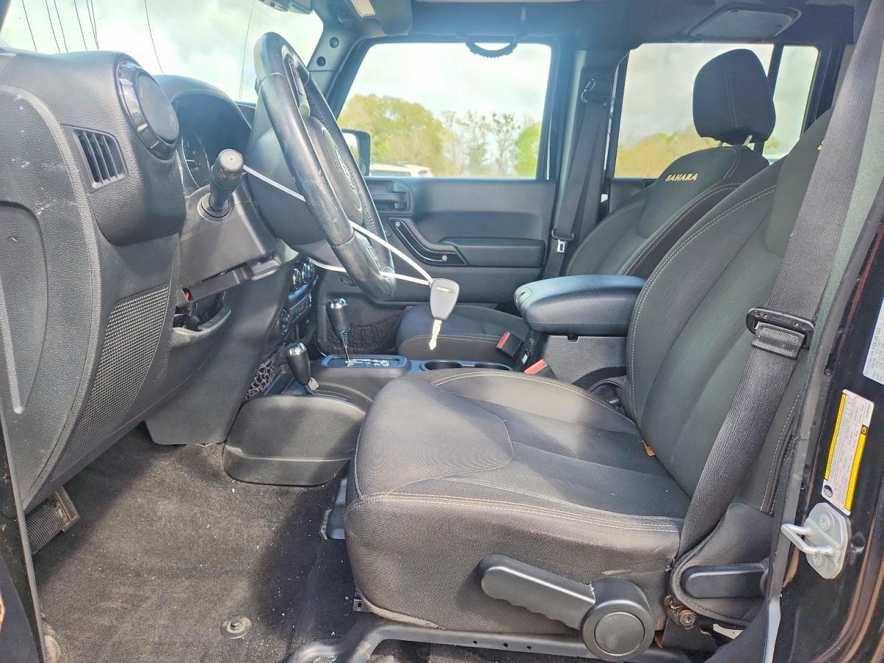 2015 Jeep Wrangler Unlimited Sahara - zdjęcie 7