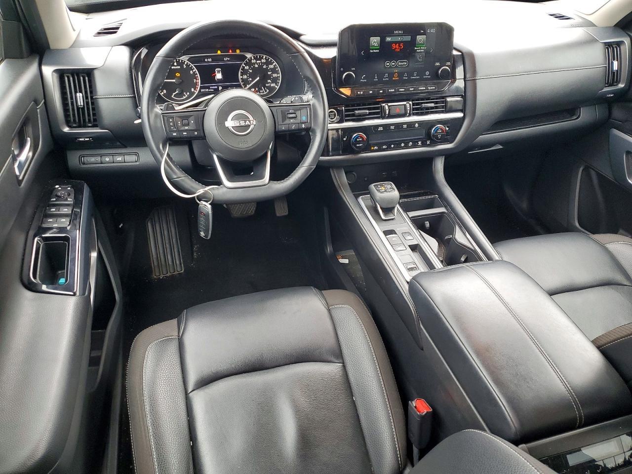 2023 Nissan Pathfinder Sl - zdjęcie 8