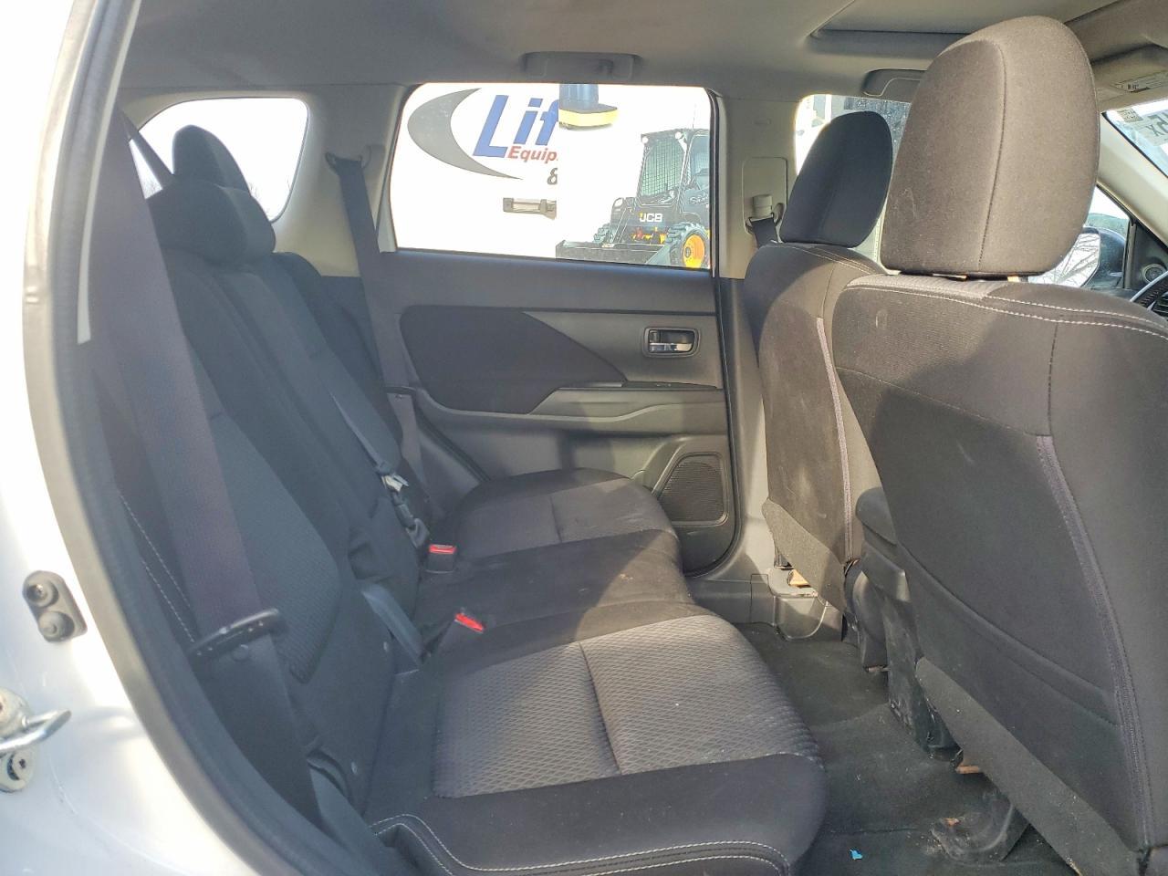 2017 Mitsubishi Outlander Se - zdjęcie 11