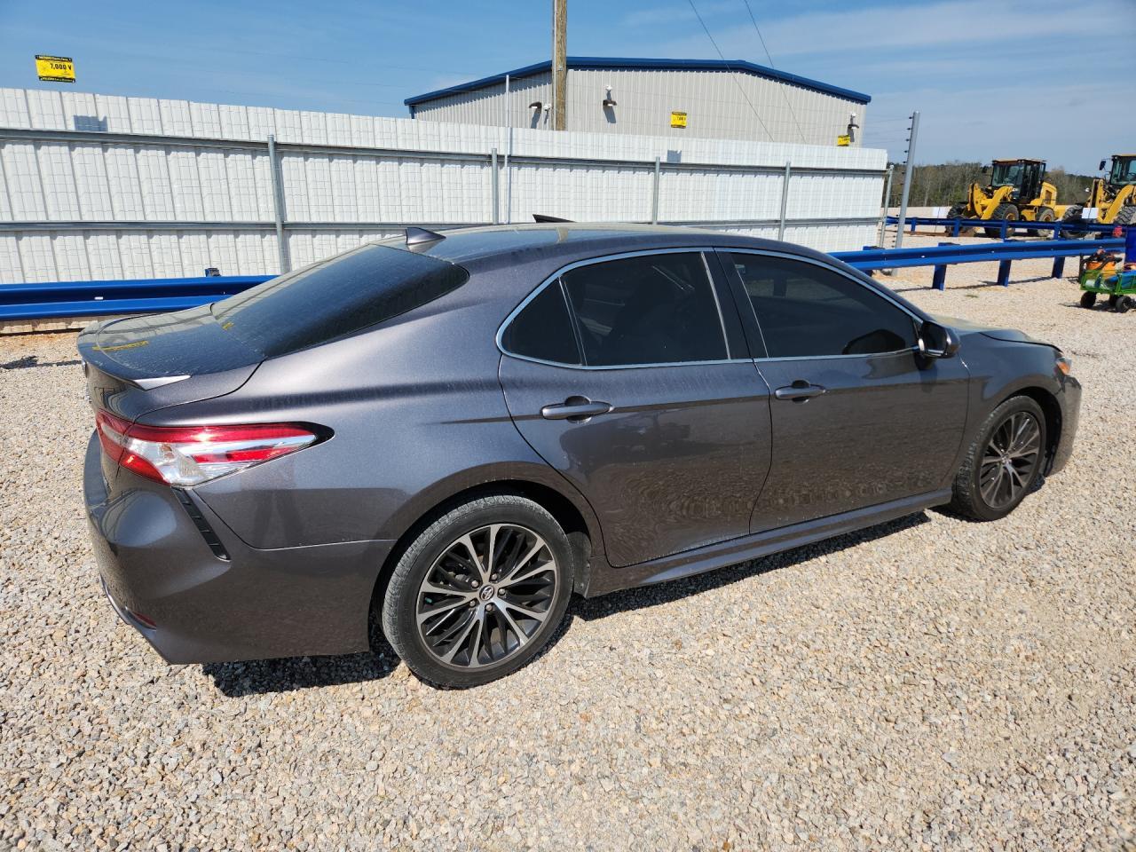 2020 Toyota Camry Se - zdjęcie 3