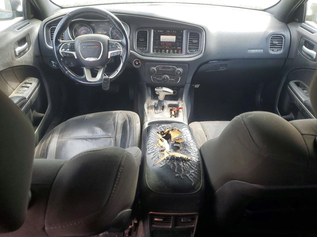 2016 Dodge Charger - zdjęcie 8