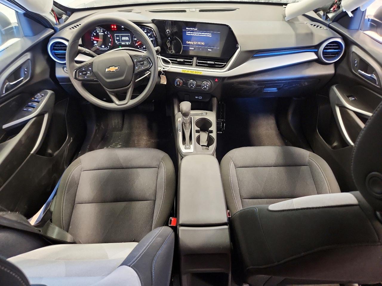 2025 Chevrolet Trax Ls - zdjęcie 8