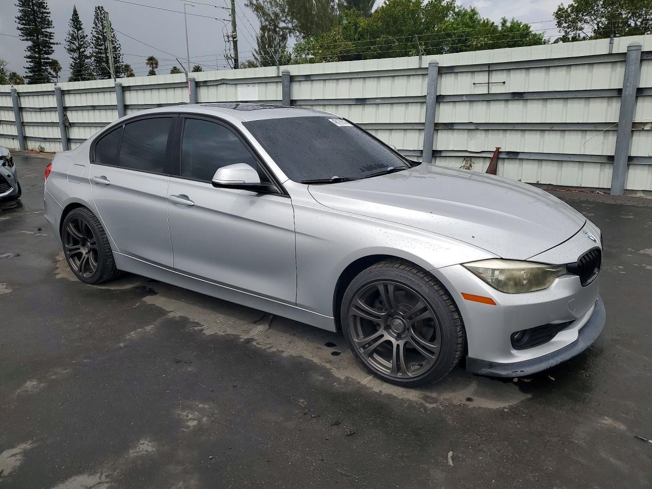 2015 BMW 320 I - zdjęcie 4