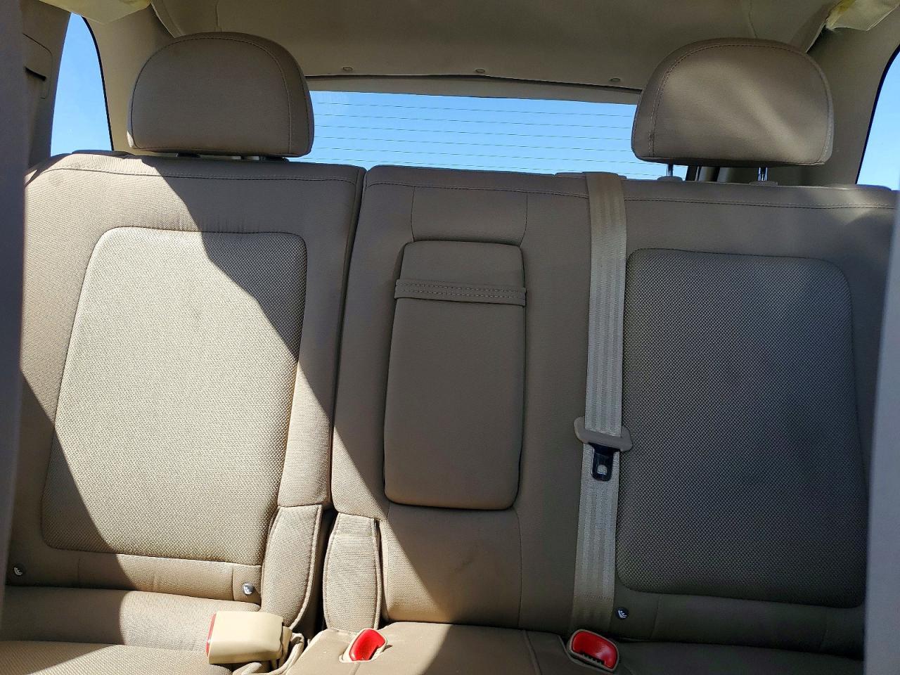2013 Toyota Sienna Le 8-Passenger - zdjęcie 10