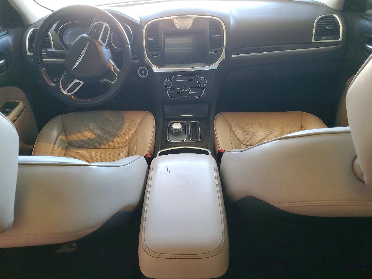 2017 Chrysler 300C - zdjęcie 8