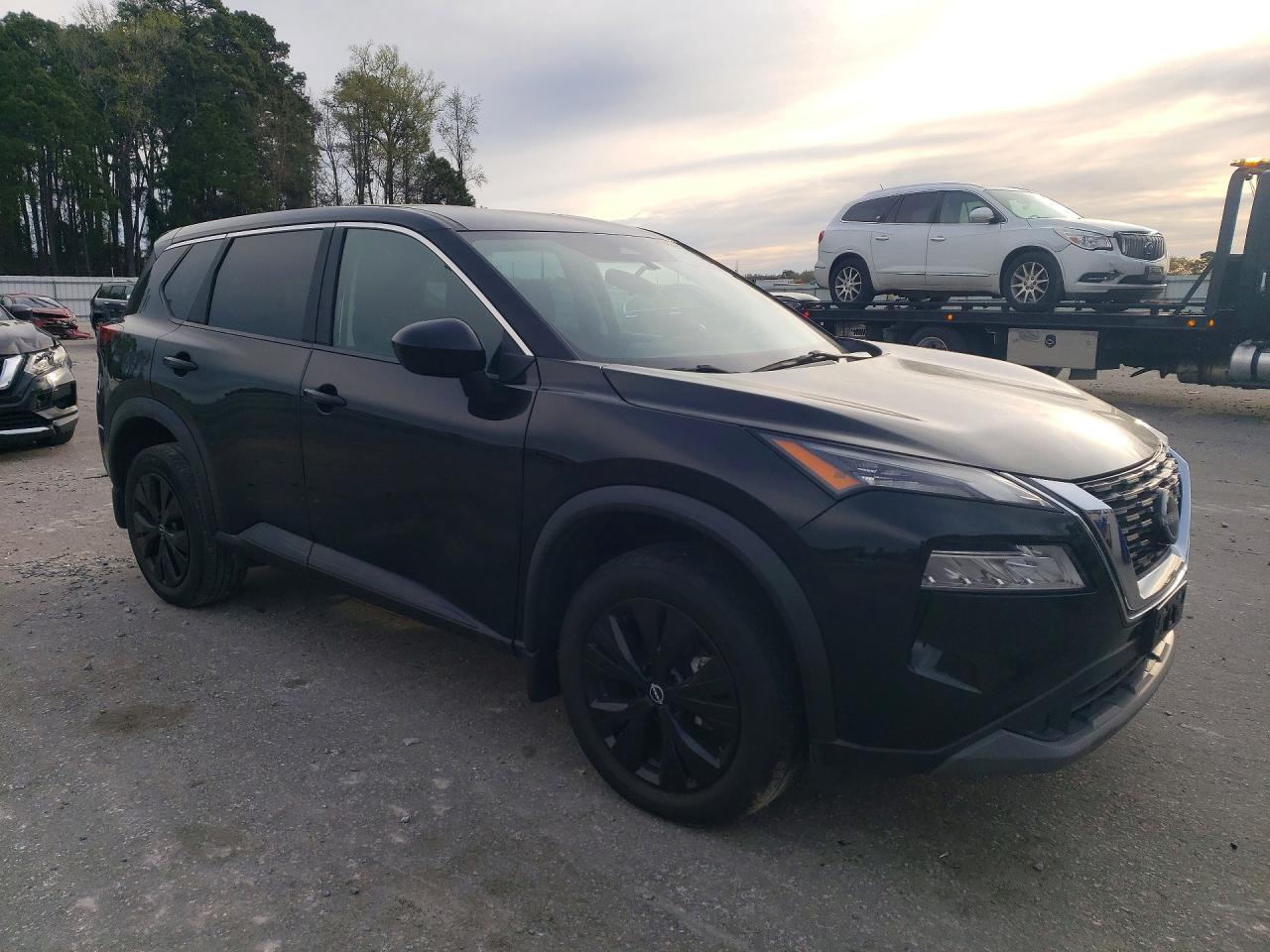 2023 Nissan Rogue Sv - zdjęcie 4