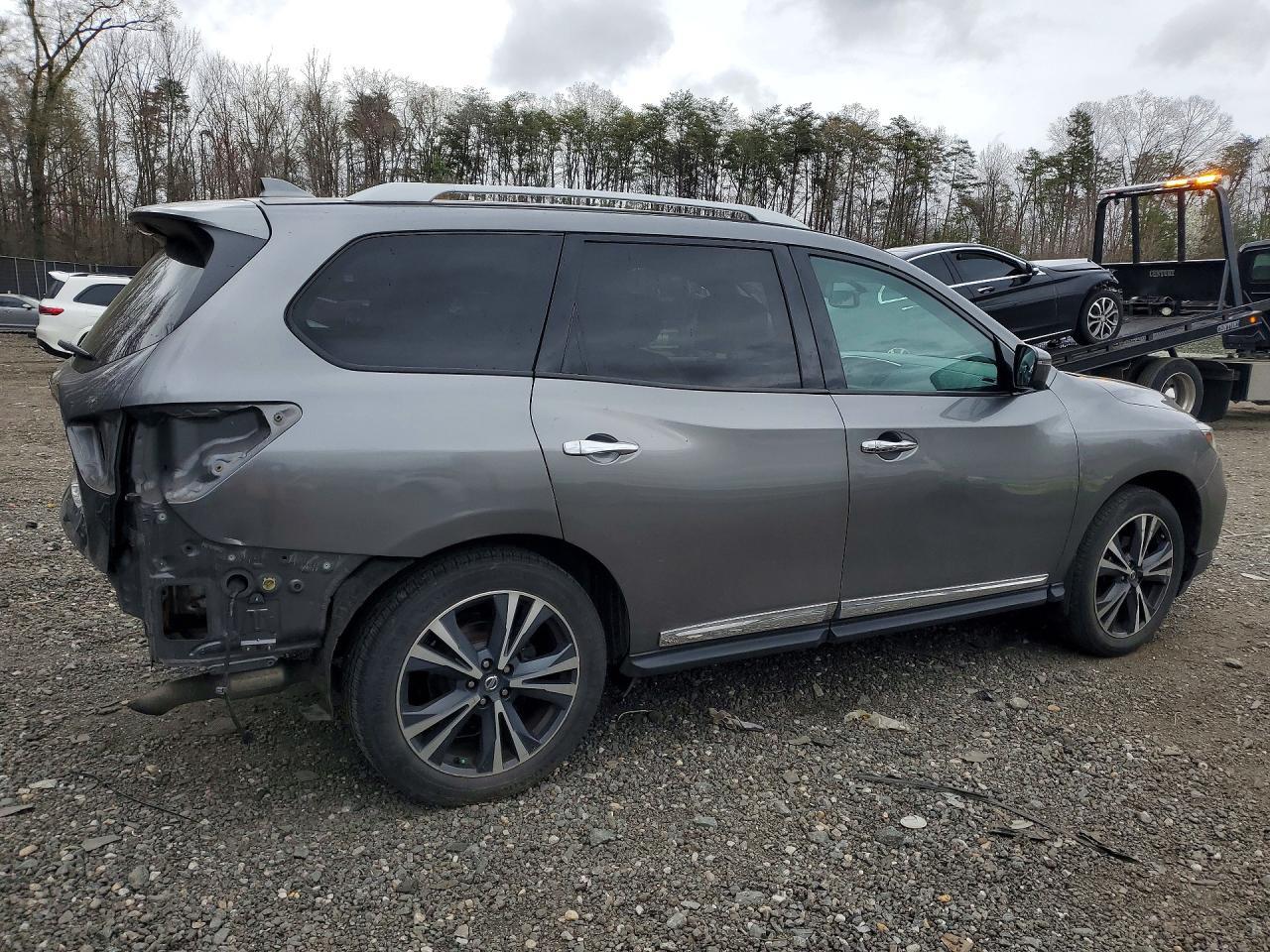 2019 Nissan Pathfinder Platinum - zdjęcie 3