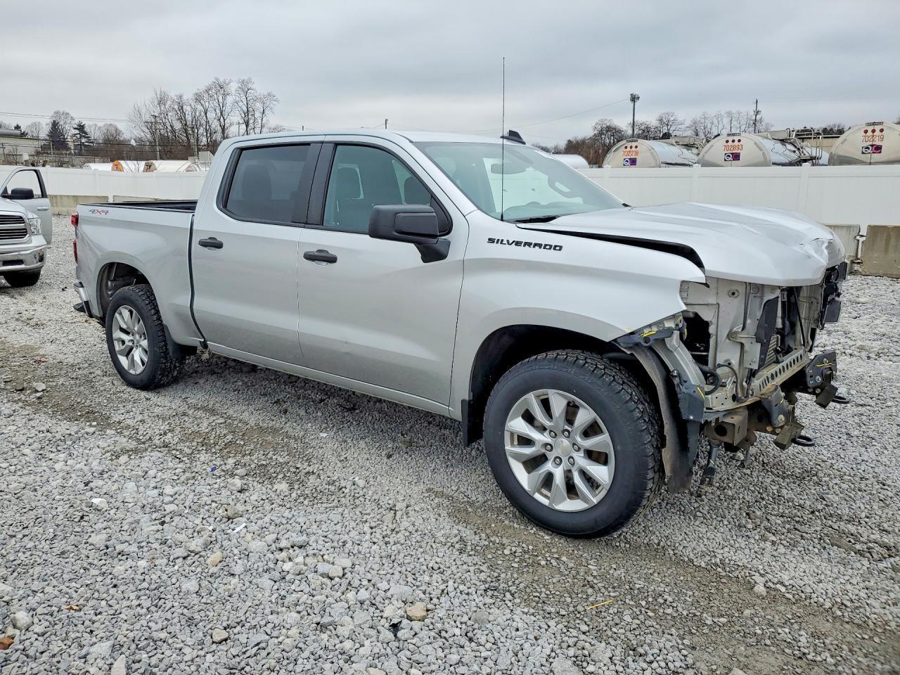 2021 Chevrolet Silverado K1500 Custom - zdjęcie 4