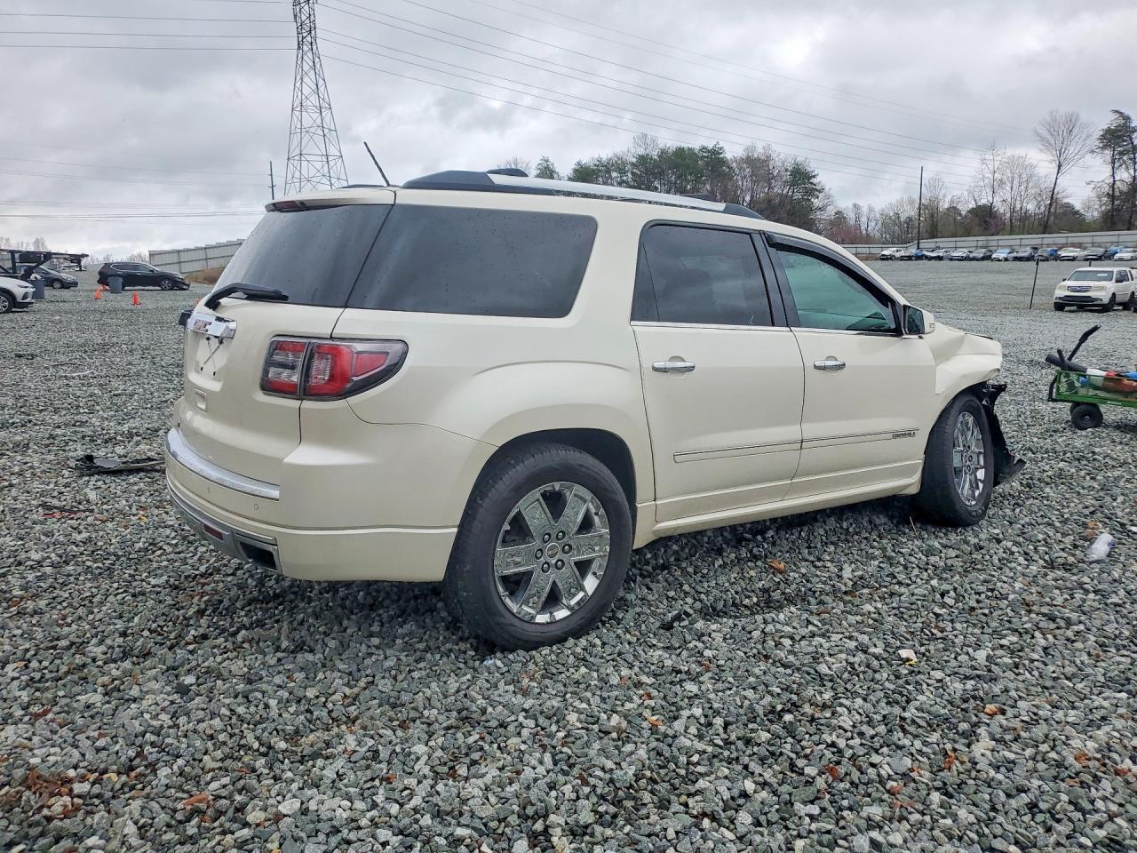 2014 GMC Acadia Denali - zdjęcie 3